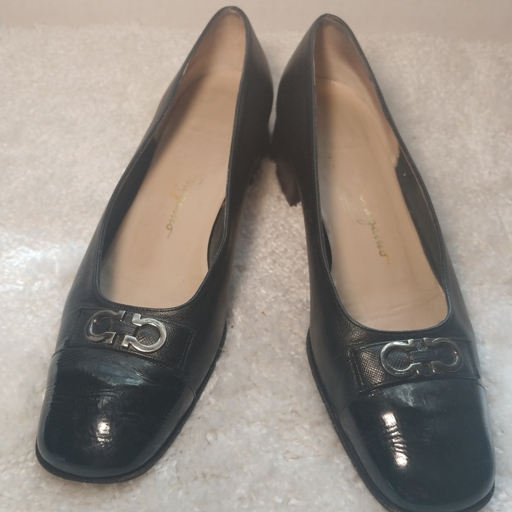 - Salvatore Ferragamo pumps